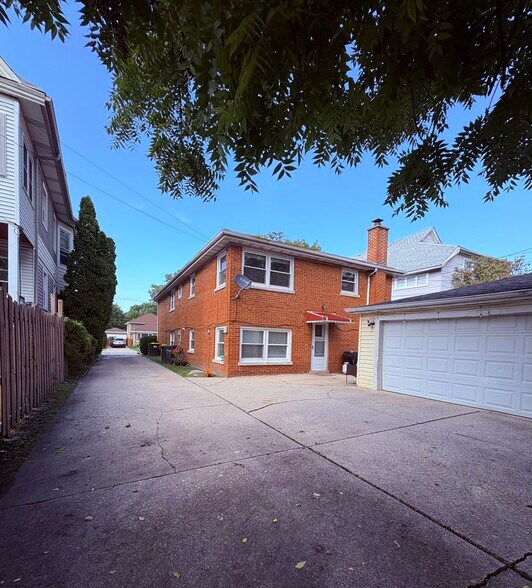 Building Photo - 85 E Quincy St