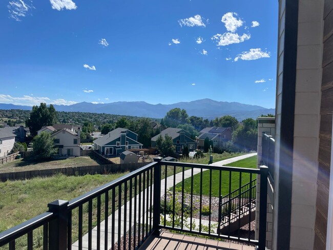Building Photo - Impressive 4 Bedroom Townhome Nestled in M...