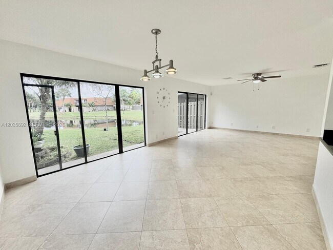 Building Photo - 1415 SW 110th Way
