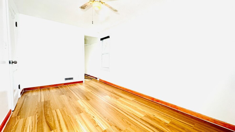 Building Photo - 465 75th St