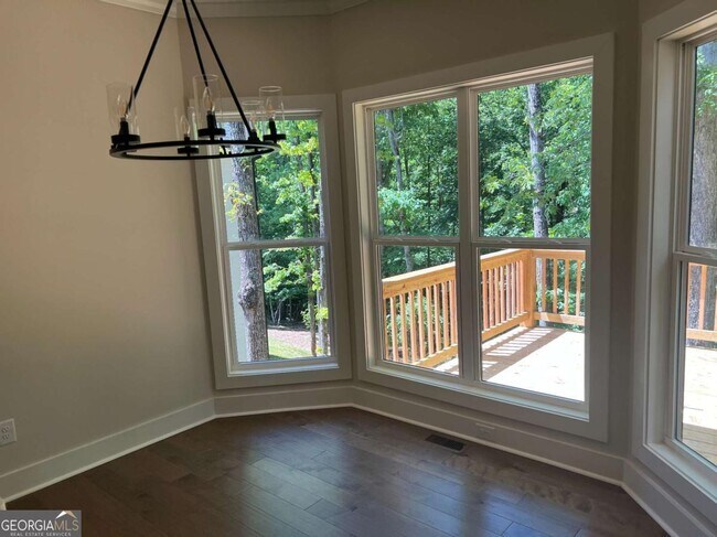 Building Photo - 370 Ansley Dr