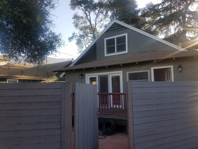 Building Photo - 2109 Marengo Ave