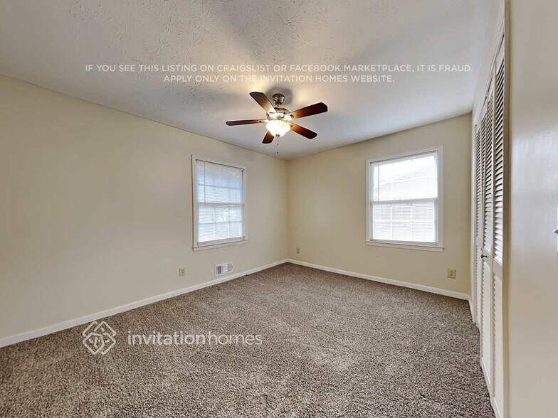 Building Photo - 4515 Lincoln Way SW