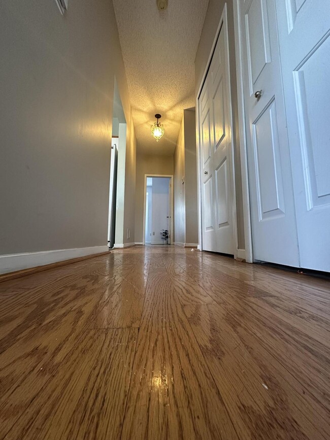 Building Photo - 41785 Independence Dr