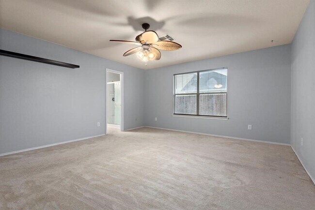 Building Photo - 1614 Wooded Acres Dr