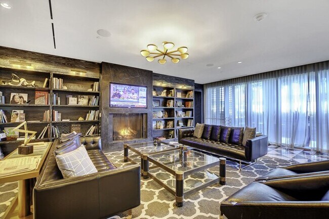 Building Photo - 4471 Dean Martin Dr
