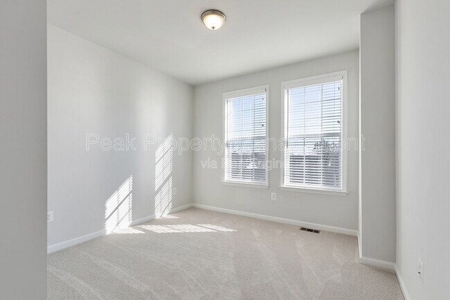 Building Photo - 8010 Wistar Glen Dr