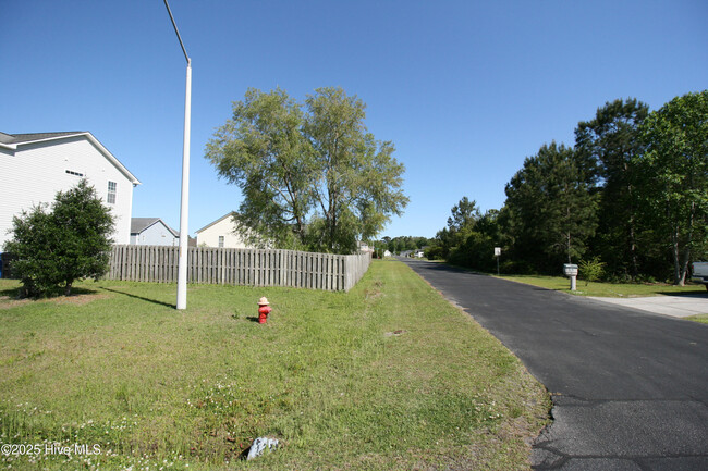 Building Photo - 209 Oak Ridge Ln