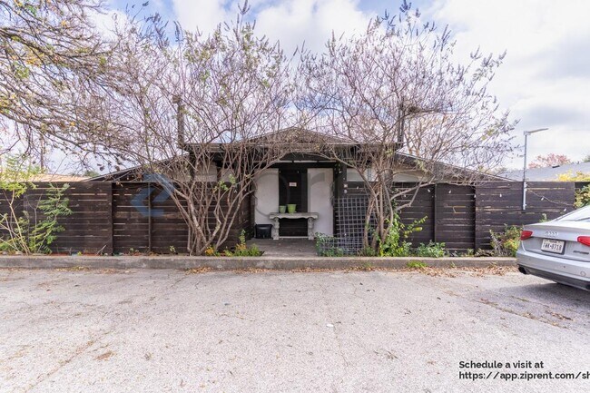 Building Photo - 2903 Parker Ln