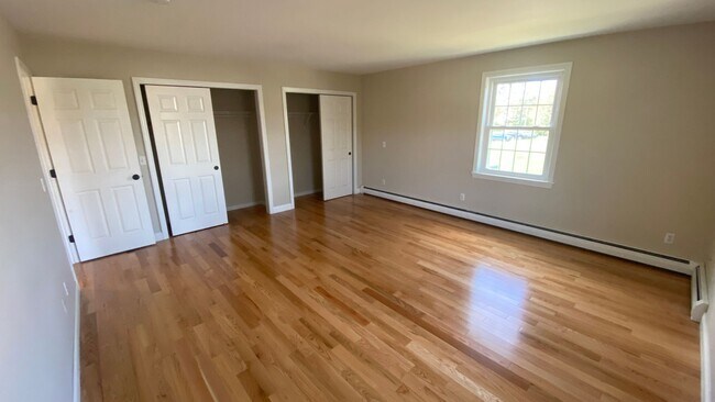 Building Photo - 312 Plaza Dr