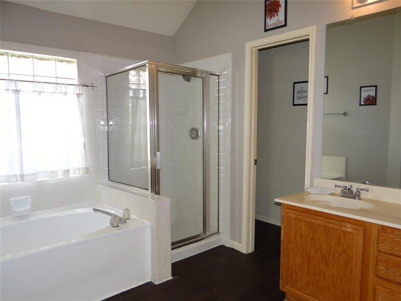 Building Photo - 7810 Coastway Dr