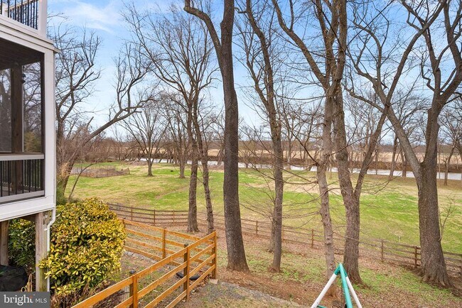 Building Photo - 19451 Youngs Cliff Rd