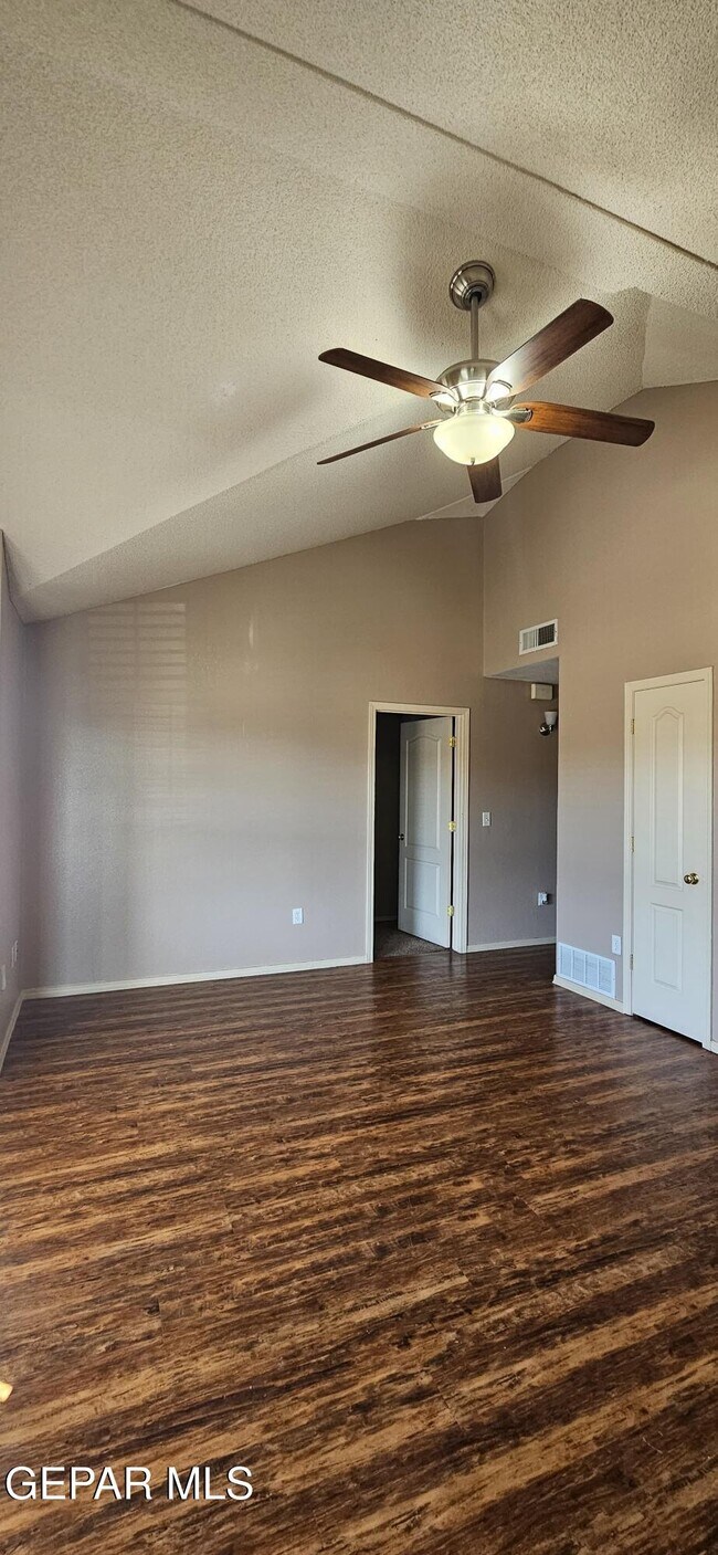 Building Photo - 14357 Puentecillas Dr