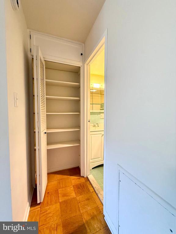 Building Photo - 10201 Grosvenor Pl