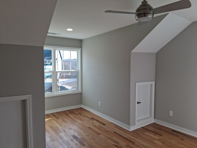 Building Photo - 3200 Tackett Rd