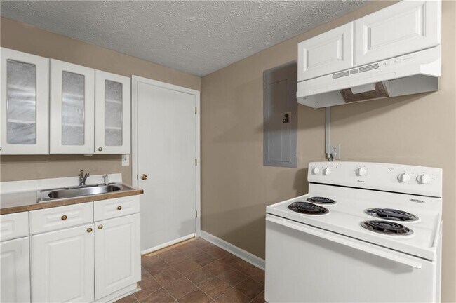 Building Photo - 16 Valleyside Dr