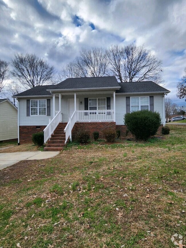 Building Photo - 3b/2b Ranch in Concord