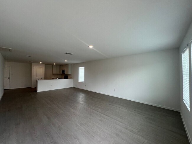 Building Photo - Great New Construction 3/2 Home In Waters Edge