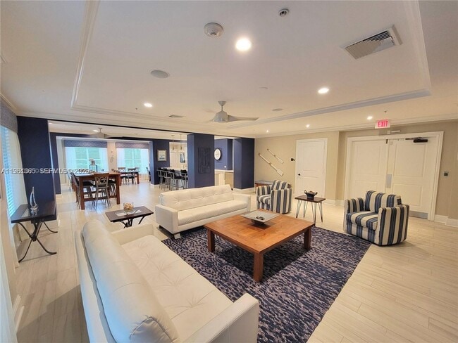 Building Photo - 700 E Boynton Beach Blvd