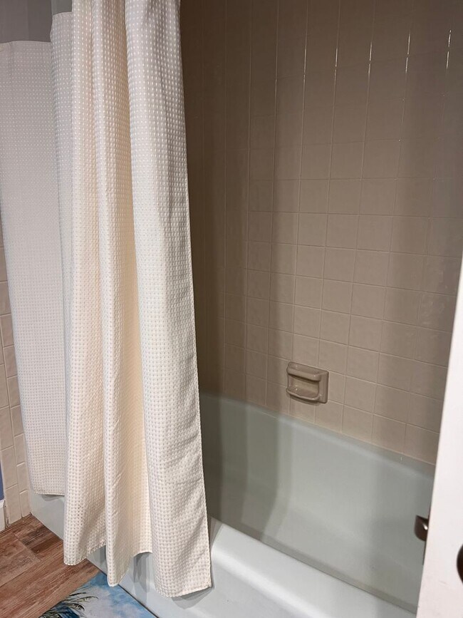 Building Photo - Venice, FL 2BR/2BA Condo in a Gated, Gulf front Community