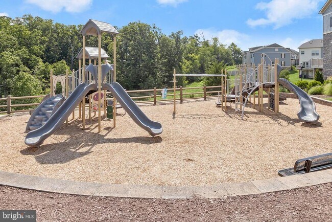 Building Photo - 6072 Fallfish Ct