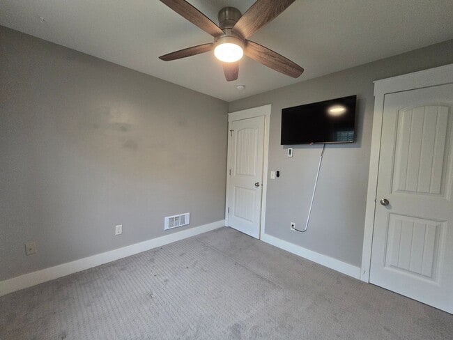 Building Photo - 4 bed 2 bath home in Josephine Crossing