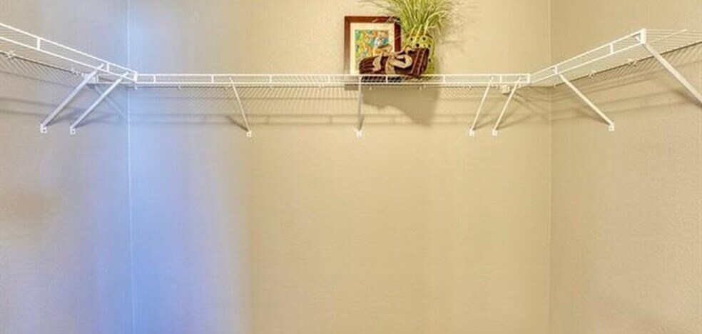 Building Photo - 6793 Galpin Dr