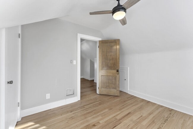 Building Photo - 1126 Cedar St