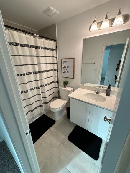 Building Photo - Room in Townhome on Spotted Leaf Wy
