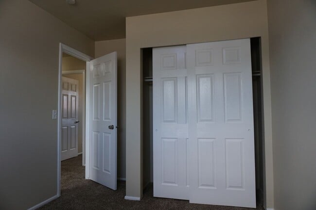 Building Photo - Updated West Valley City 5 bedroom Family Home