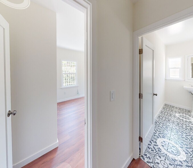 Building Photo - 1167 N Berendo St
