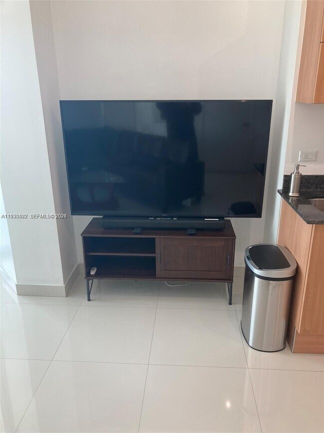 Building Photo - 350 S Miami Ave