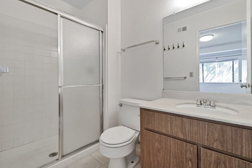 Building Photo - 765 San Antonio Rd