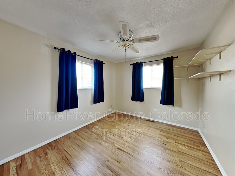 Building Photo - 1051 Hathaway Dr