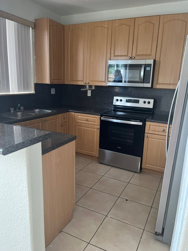 Building Photo - 2819 SE 15th Rd