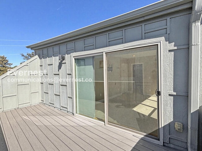 Building Photo - 1225 Perry St