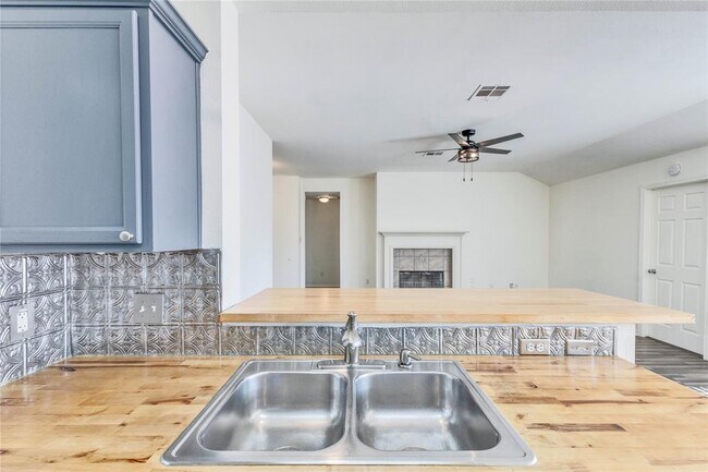 Building Photo - 1103 Madison