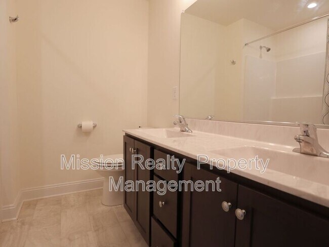 Building Photo - 10860 Farmstead Ml Ln