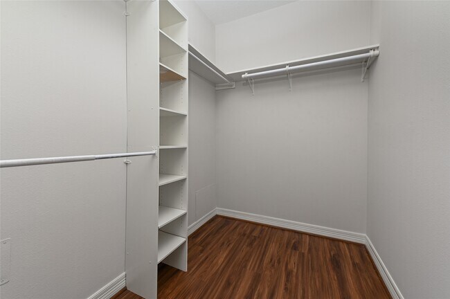 Building Photo - 1032 Walling St