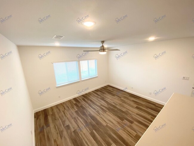 Building Photo - 3100 Trina St