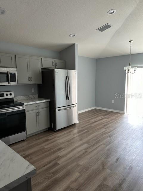 Building Photo - 327 Tanager St