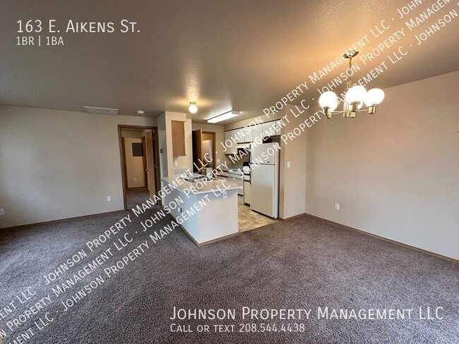 Building Photo - 163 E Aikens St