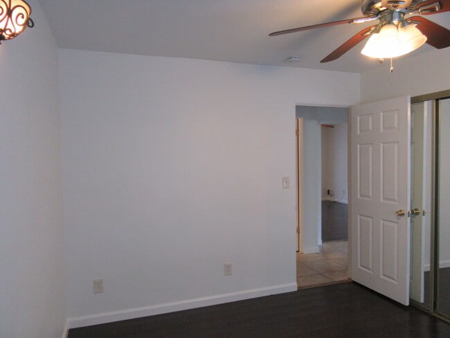 Building Photo - 54865 Avenida Vallejo