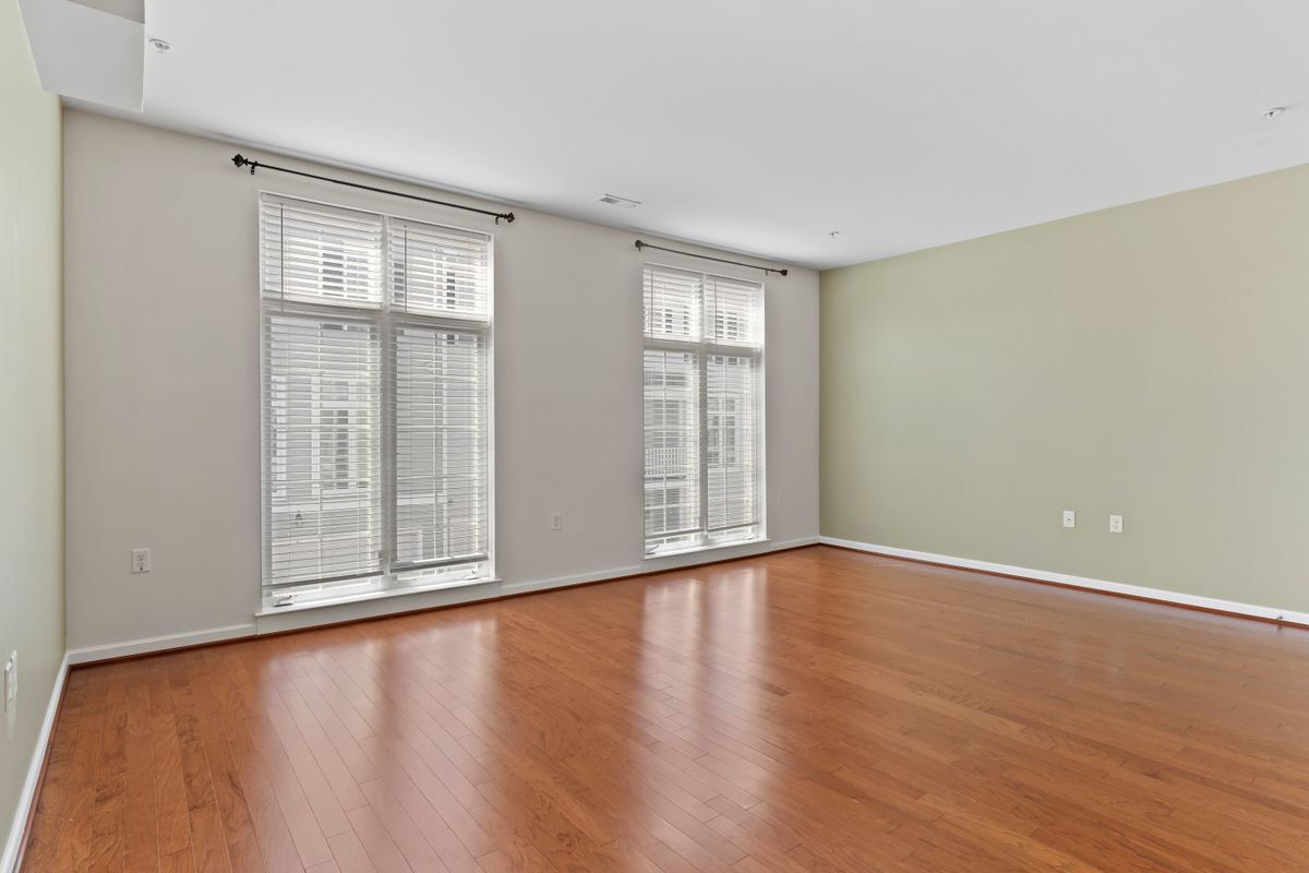 Building Photo - 3030 Meridian Cmns