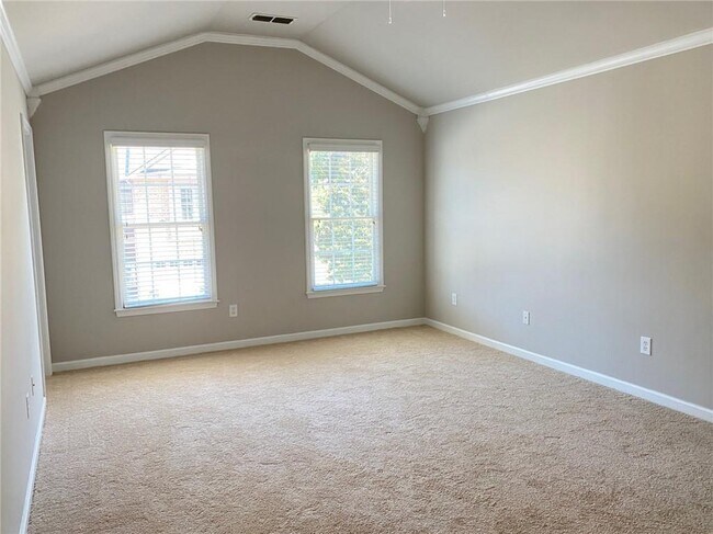 Building Photo - 1664 Oakbrook Lake Dr NW