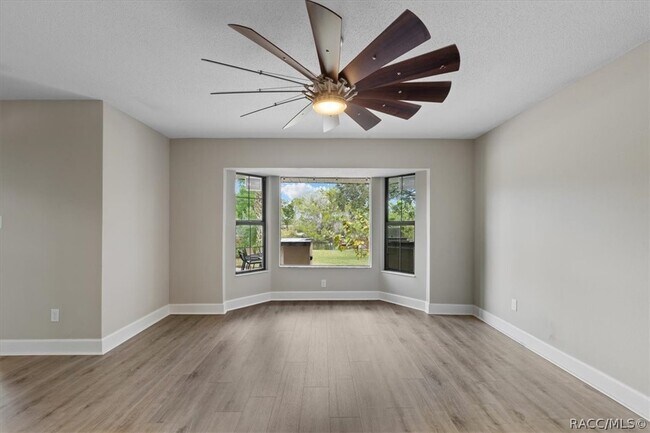 Building Photo - 11310 W Bayshore Dr