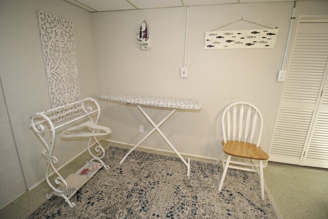 Building Photo - 1271 Bonnie Ln