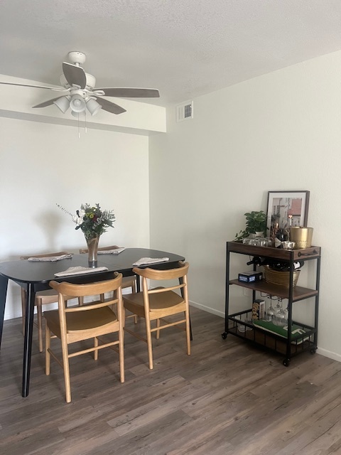 Spacious dining area - 6480 N 82nd St