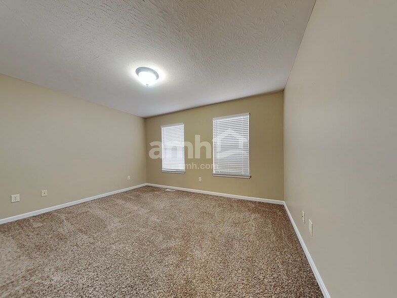 Building Photo - 10217 Limerick Cir