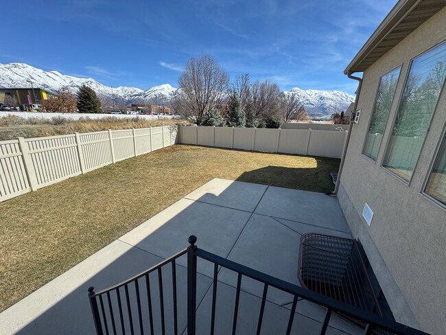 Building Photo - 3 bedroom 2 bath home in Lehi